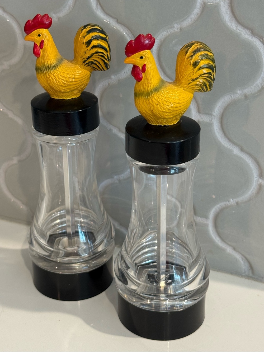 Vintage Country Farmhouse Clear Rooster Salt and Pepper Grinder Mill Set